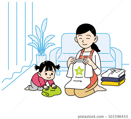 家庭主婦疊衣服幫助孩子 101596433