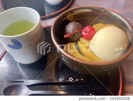 在日式咖啡廳小憩 101602026