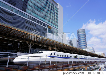 東海道新幹線(N700A)到達新橫濱站 東海道新幹線(N700A)到達新橫濱站 101603016