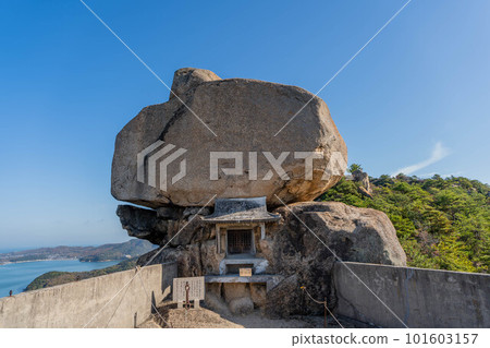 Heavy rock 101603157