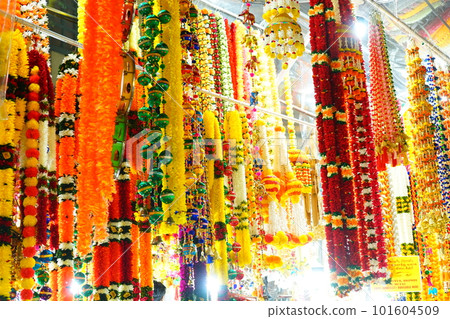 singapore little india market mala wreath 101604509