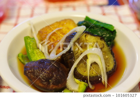 Homely and rustic homemade simmered dish Homely and rustic homemade simmered dish 101605327
