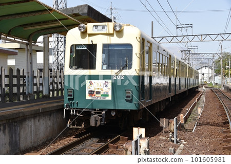 Vehicles stopping at Sohara Station on the Hokusei Line Vehicles stopping at Sohara Station on the Hokusei Line 101605981