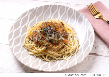 Peperoncino 配沙丁魚和野菜 Peperoncino 配沙丁魚和野菜 101608106