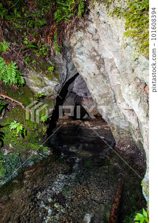 Kannon water entrance 101608394