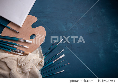 Artistic equipment concept 101608764