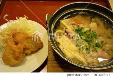 Oita's famous dumpling soup and chicken tempura 101609975