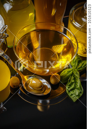 Extra virgin olive oil 101610323