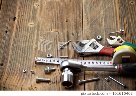 Assorted work tools 101610402