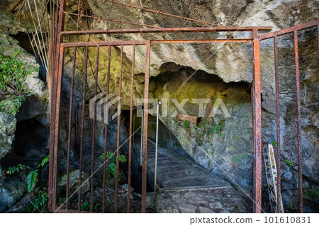 Anagami Limestone Cave Exit 101610831