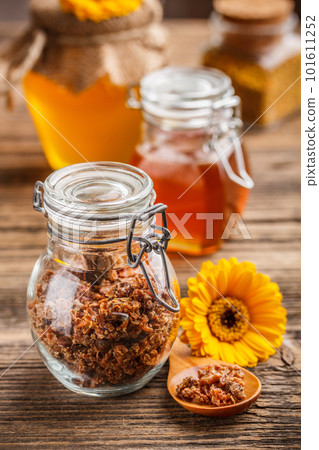 Propolis granule 101611252