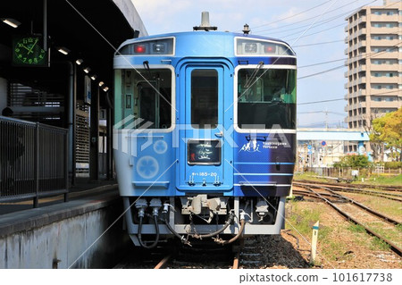 [JR 四國] 系列 Kiha 185 “Satomegumi no Kaze” ~Ai Yoshinogawa Trolley~（德島線：德島站） 101617738