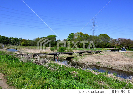 Tawame Tenjin Bridge 是一座橫跨流經坂戶市的駒川的水下橋。 101619068