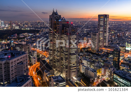 《東京》東京夜景，新宿子中心 101621384