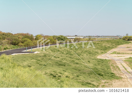 Riverbed embankment maintenance Iruma river basin 2023.04 a-5 Warm light color 101621418