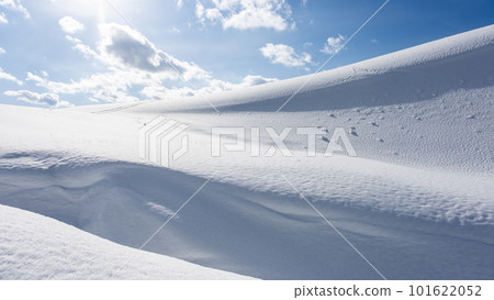 Snowy landscape of Tottori Sand Dunes Snowy landscape of Tottori Sand Dunes 101622052