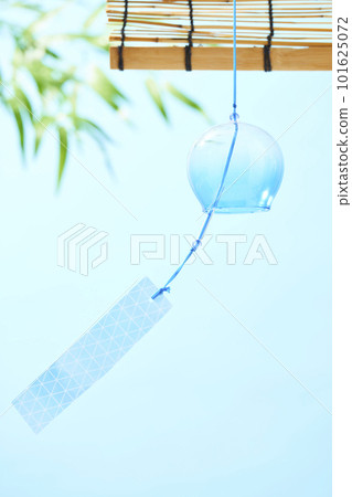 A wind chime that feels cool in summer 101625072