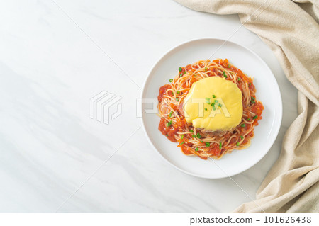 Spaghetti Tomato Sauce with Hamburg and Cheese 101626438