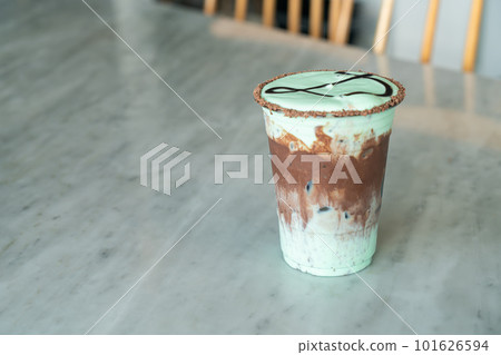 ice chocolate mint milkshake glass ice chocolate mint milkshake glass 101626594