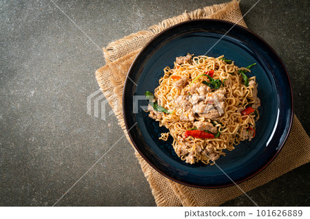 stir-fried instant noodles with basil and minced pork stir-fried instant noodles with basil and minced pork 101626889