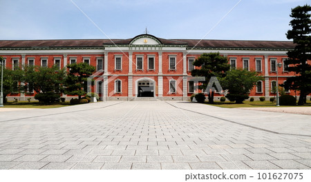 歷史悠久的紅磚校舍 101627075