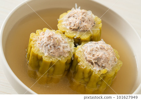 Stuffed bitter gourd with seasoned minced pork soup 101627949