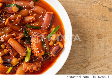 Stir-fried squid or octopus with Korean spicy sauce Stir-fried squid or octopus with Korean spicy sauce 101628891