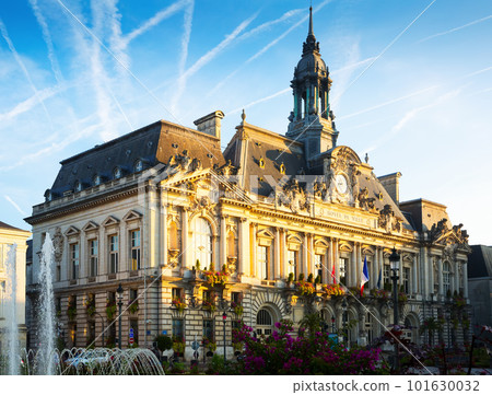 Morning view of Tours Town Hall Morning view of Tours Town Hall 101630032
