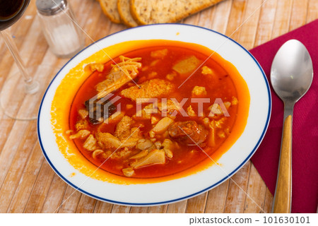 Callos Madrilenos served on table Callos Madrilenos served on table 101630101