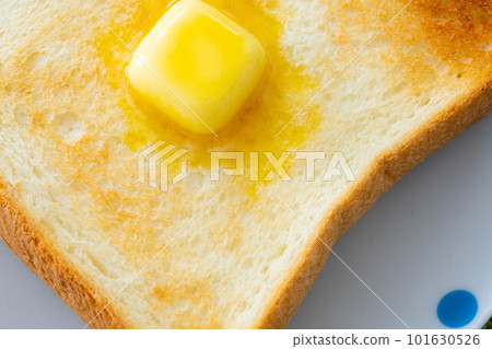 [Ingredients] Melting butter on toast [Food ingredients] 101630526