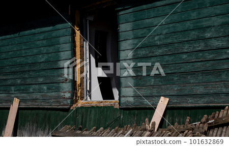 old abandoned house 101632869