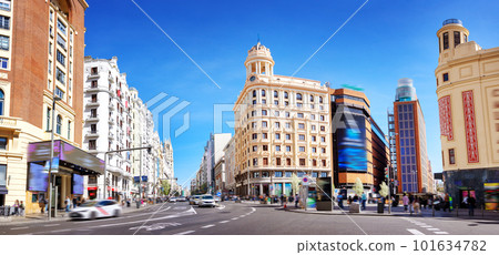 Crossroads on the Plaza del callao in Madrid, Spain. 101634782