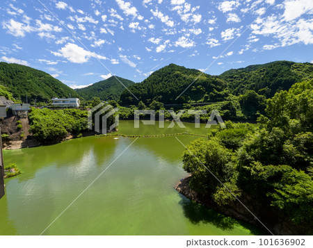 群山環繞的壩湖風光 101636902