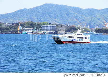 航行在瀨戶內海的高速船 航行在瀨戶內海的高速船 101640231