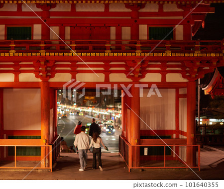 京都八坂神社的夜景 101640355