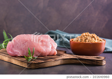 The choice between natural meat and soy, a sustainable lifestyle 101640960