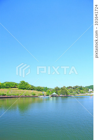 豐田市內家庭擁擠的倉池公園的景色 101641724