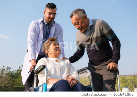 Doctor take care elderly patient. Doctor take care elderly patient. 101641802