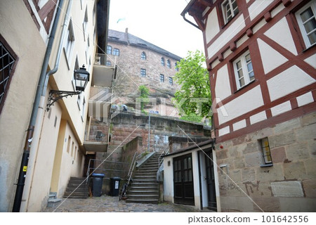 紐倫堡，一座被城堡圍牆包圍的中世紀古城，時光倒流回到中世紀 101642556