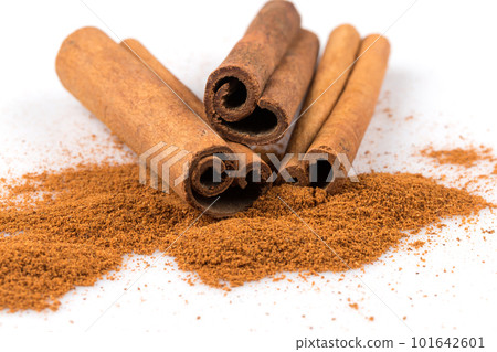 cinnamon sticks with powder cinnamon sticks with powder 101642601