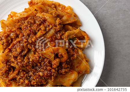 Spicy Fried Noodles with Mala Sauce Spicy Fried Noodles with Mala Sauce 101642735