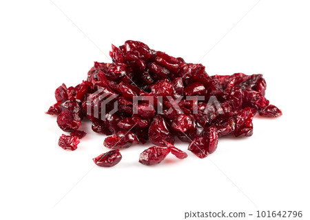 Dried cranberries  on white 101642796