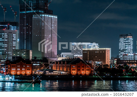 [Kanagawa Prefecture] Night view of illuminated Yokohama Minatomirai 101643207