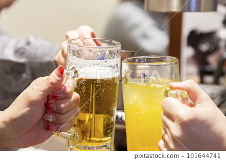 生啤酒敬酒 101644741