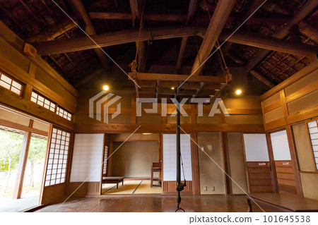 在舊的私人住宅內 101645538