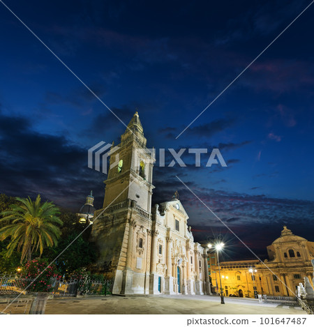 Night Ragusa town view, Sicily, Italy Night Ragusa town view, Sicily, Italy 101647487