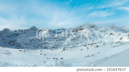 Morning winter ski resort Molltaler Gletscher (Austria). 101647637