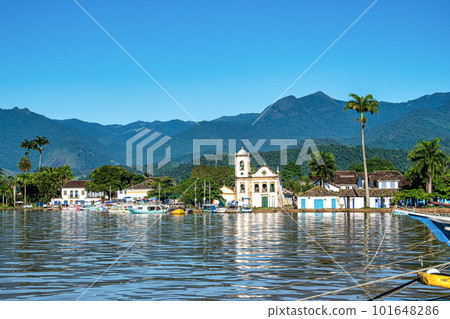 The Jesuit Baroque-Rococo style of the 18th century Church of Santa Rita in Paraty on Brazil's Costa Verde The Jesuit Baroque-Rococo style of the 18th century Church of Santa Rita in Paraty on Brazil's Costa Verde 101648286