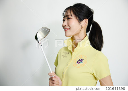 Women playing golf Women playing golf 101651898