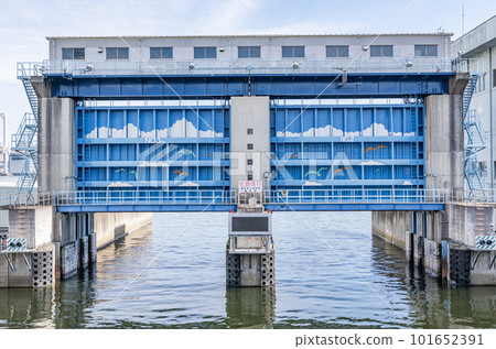 Minato Ward, Tokyo Disaster prevention facility built to prevent flood damage Gate of drainage pump station 101652391